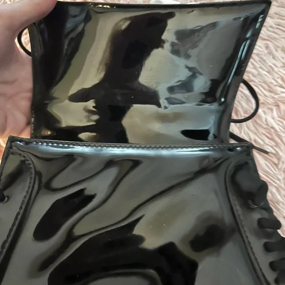 Steve Madden Glossy Black
Steve Madden Diego shoulder bag with top handle - Picture 4 of 12